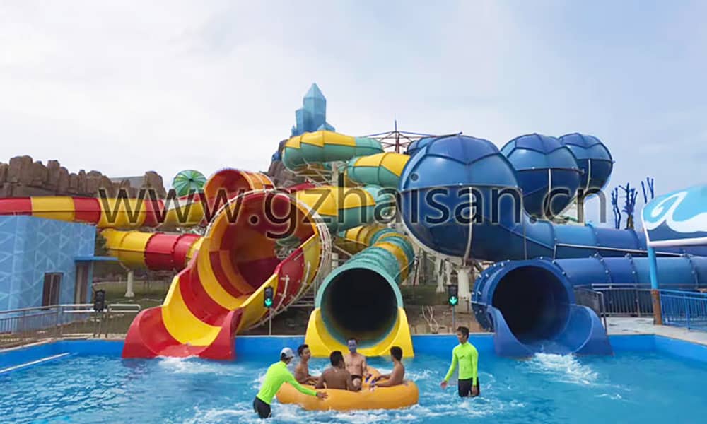 水上游玩设施是增强水上游玩体验和娱乐活动的必备设施